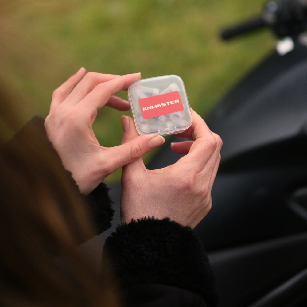 Knmaster LP100: 150 PSI Dijital Göstergeli Şarjlı Hava Pompası